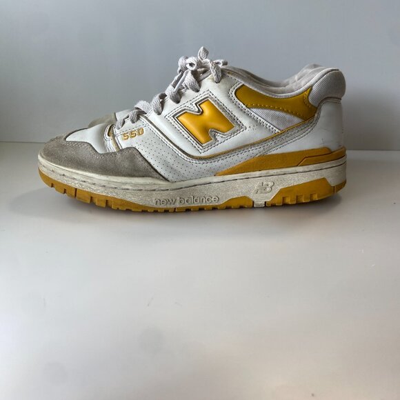 New Balance 550 Sea Salt Varsity Gold - Picture 2 of 7